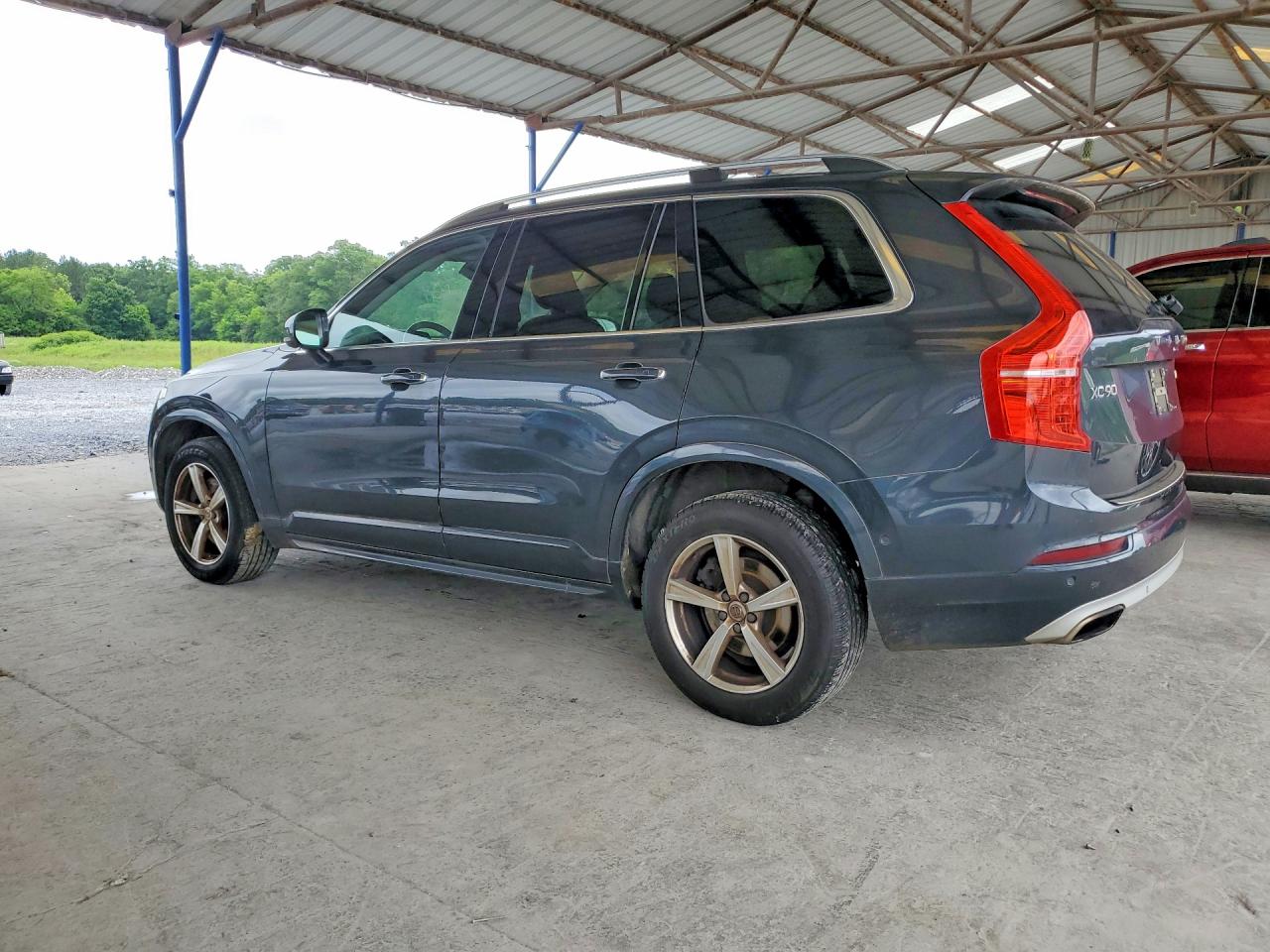 2017 VOLVO XC90 Momentum
