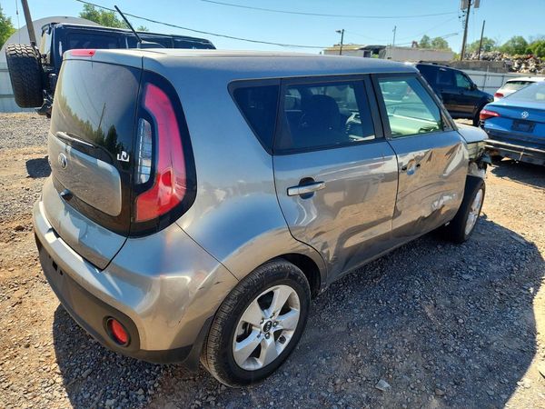 2018 KIA SOUL Base