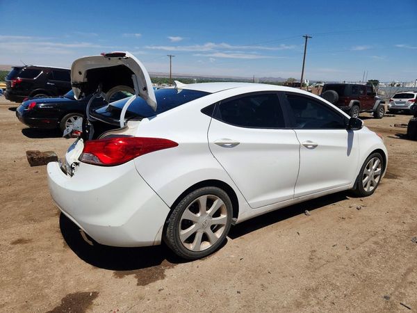 2013 HYUNDAI ELANTRA