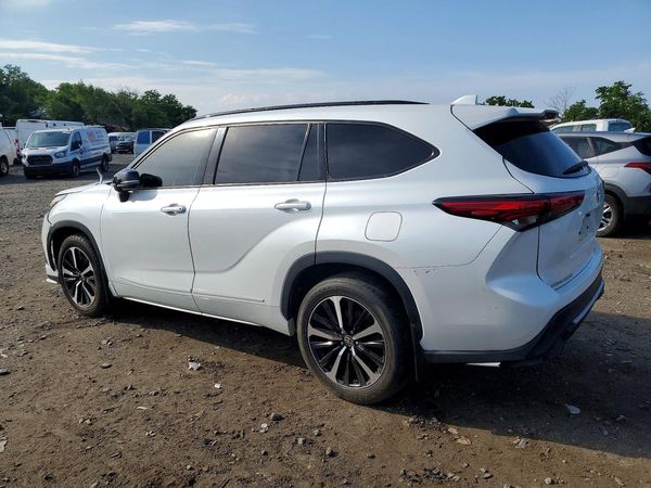 2022 TOYOTA HIGHLANDER