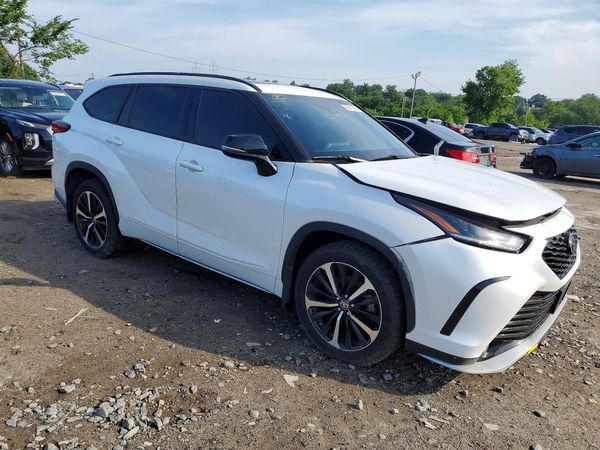 2022 TOYOTA HIGHLANDER