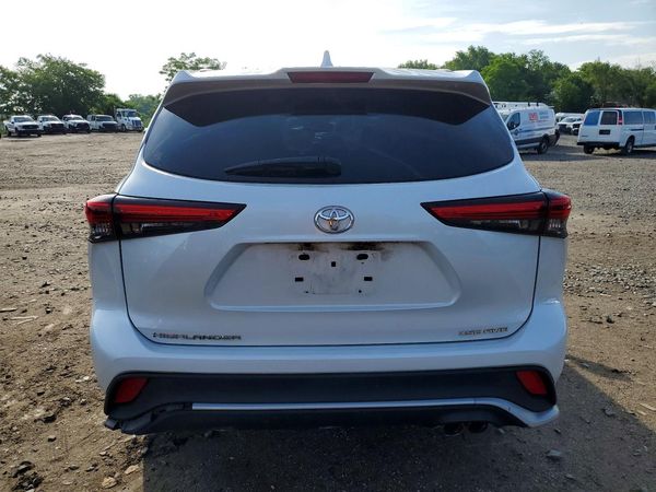 2022 TOYOTA HIGHLANDER