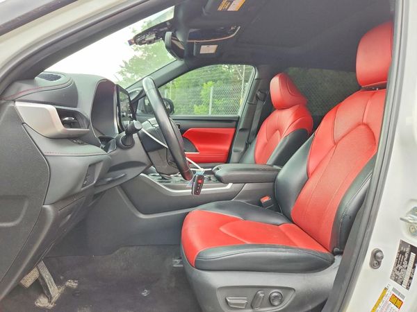 2022 TOYOTA HIGHLANDER