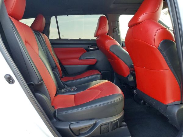 2022 TOYOTA HIGHLANDER