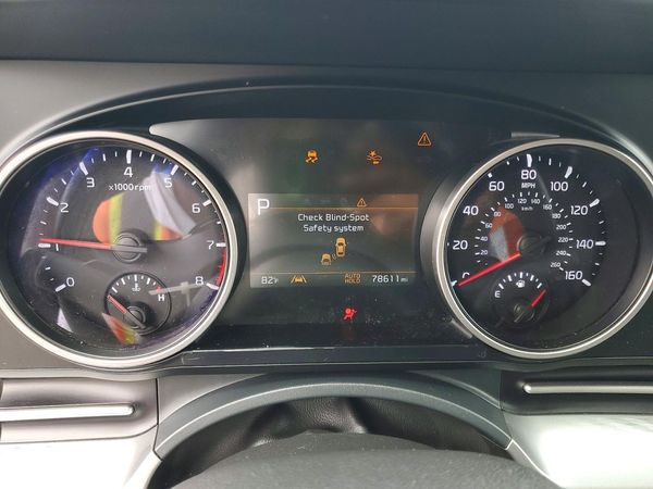 2022 KIA CARNIVAL LX, LX Seat Package