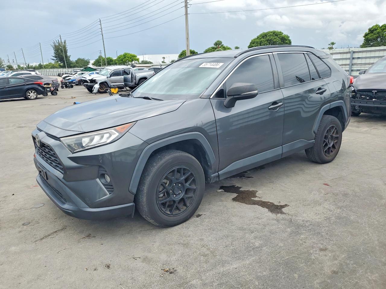 2020 TOYOTA RAV4 XLE
