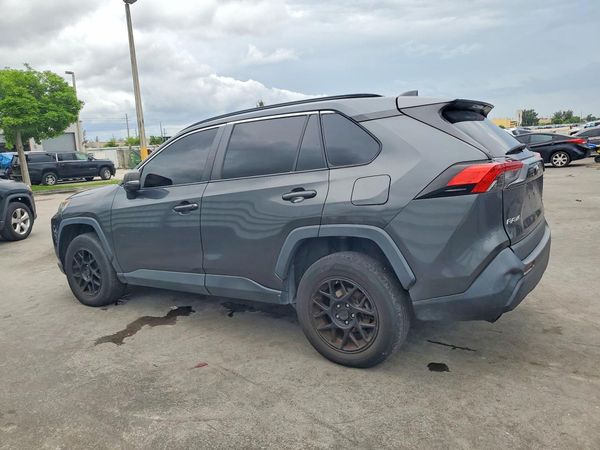 2020 TOYOTA RAV4 XLE
