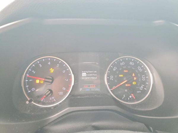 2020 TOYOTA RAV4 XLE