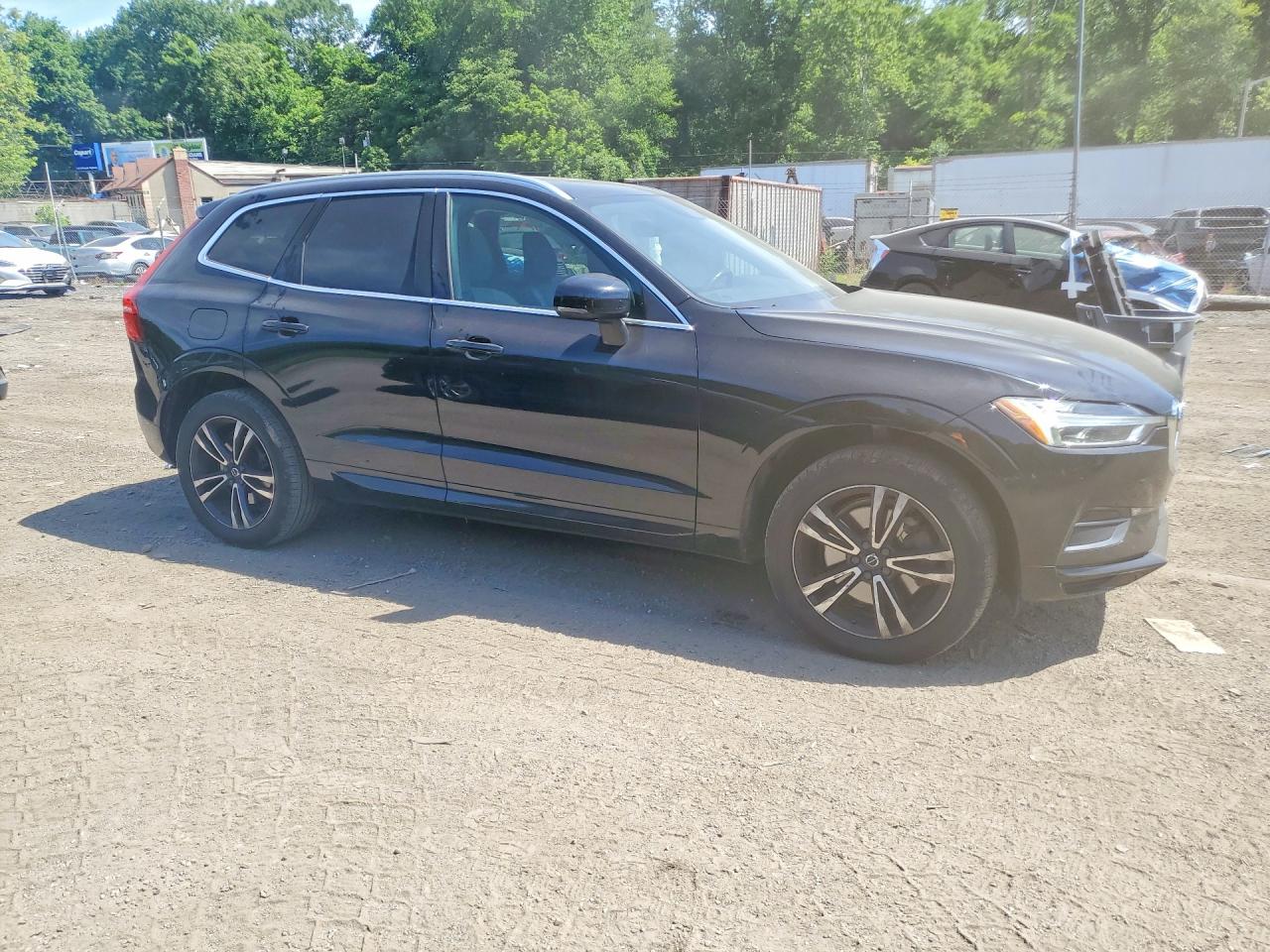 2020 VOLVO XC60 Momentum