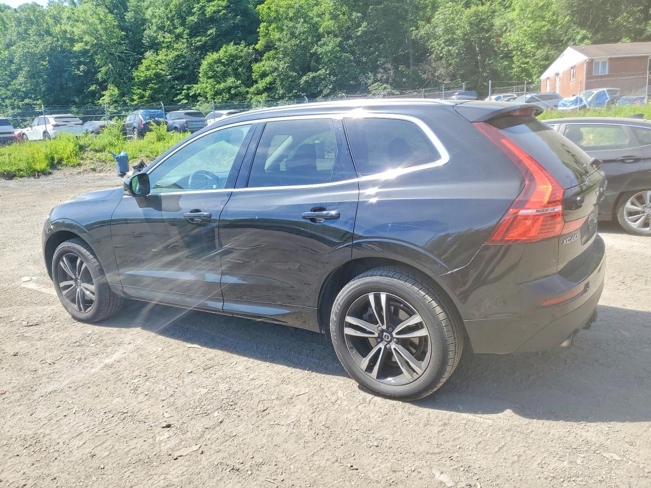 2020 VOLVO XC60 Momentum