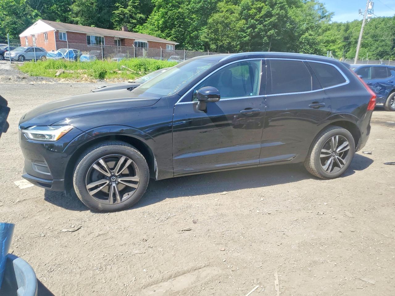 2020 VOLVO XC60 Momentum