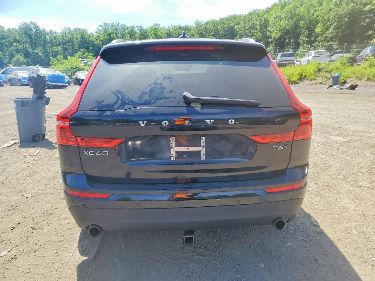2020 VOLVO XC60 Momentum