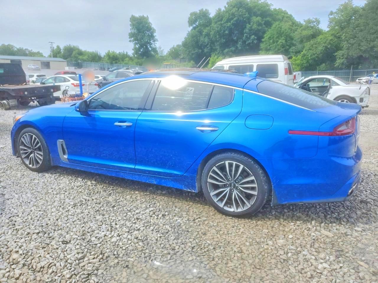 2019 KIA STINGER Premium