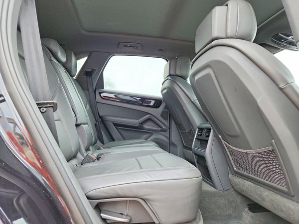 2019 PORSCHE CAYENNE S