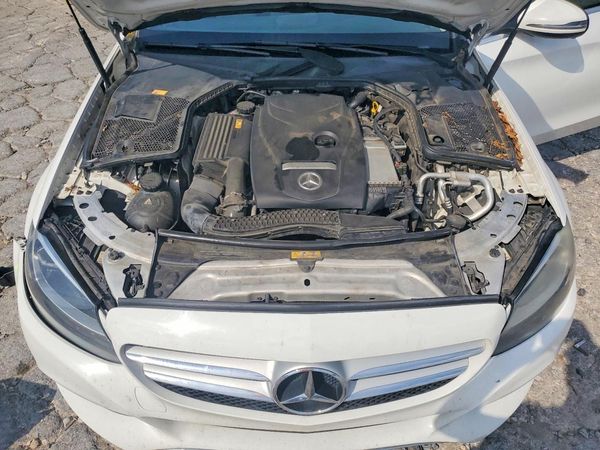 2016 MERCEDES-BENZ C C300