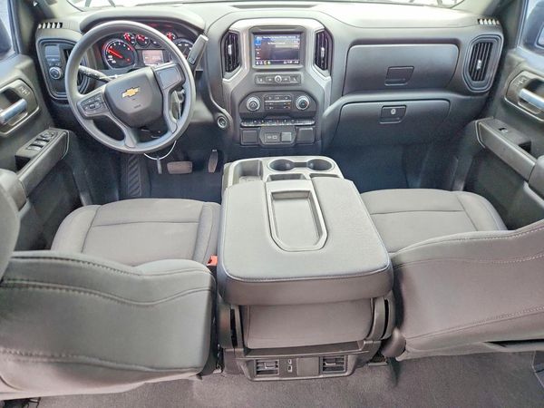 2024 CHEVROLET SILVERADO Custom