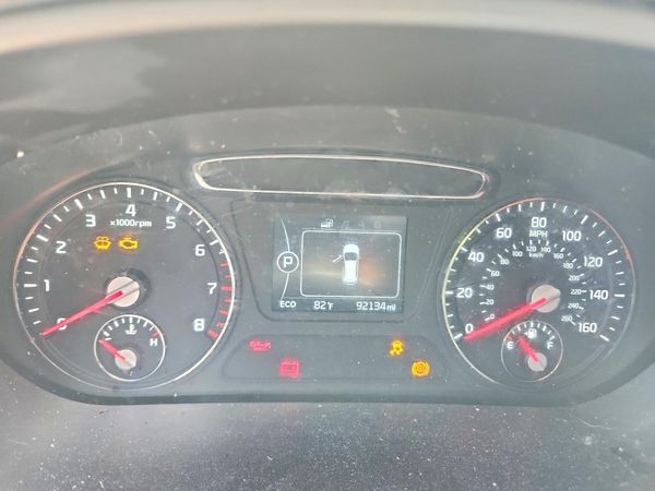 2016 KIA SORENTO L / LX