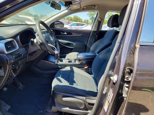 2016 KIA SORENTO L / LX