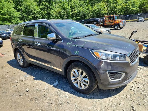 2016 KIA SORENTO L / LX