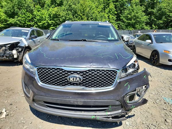 2016 KIA SORENTO L / LX