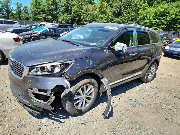 2016 KIA SORENTO L / LX