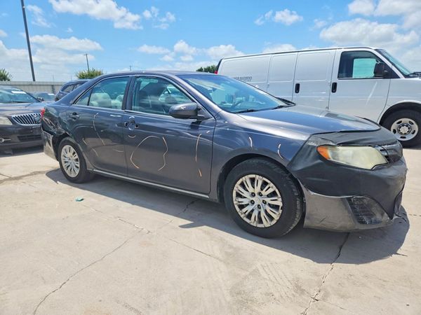 2014 TOYOTA CAMRY