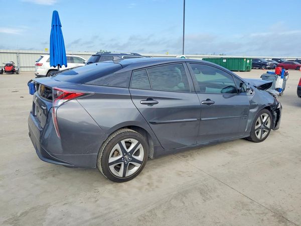 2016 TOYOTA PRIUS