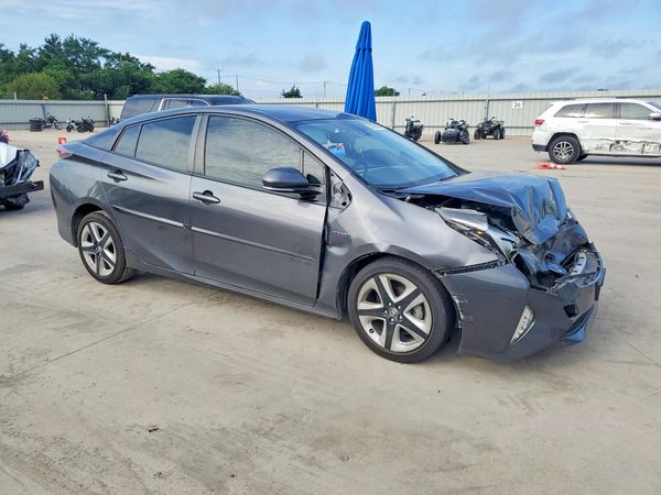2016 TOYOTA PRIUS