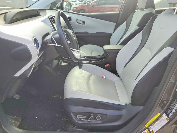 2016 TOYOTA PRIUS