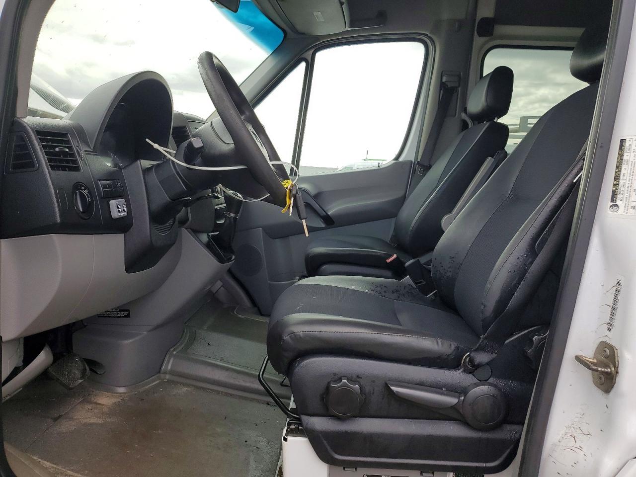2014 MERCEDES-BENZ SPRINTER Standard / High