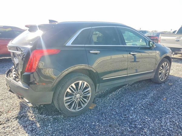 2017 CADILLAC XT5