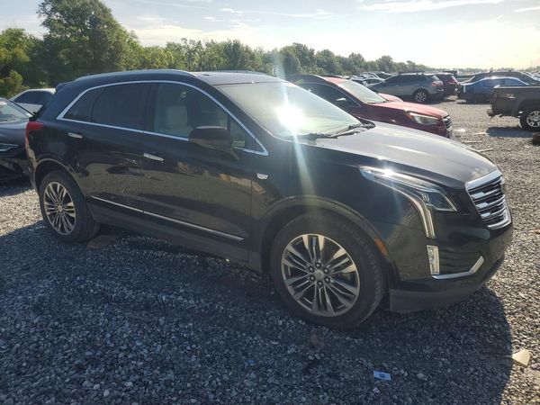 2017 CADILLAC XT5