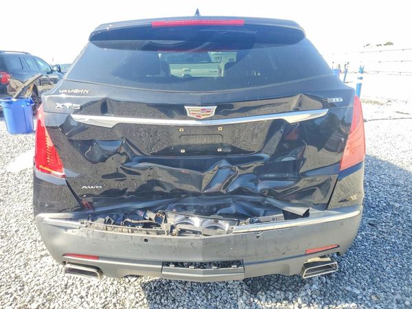 2017 CADILLAC XT5