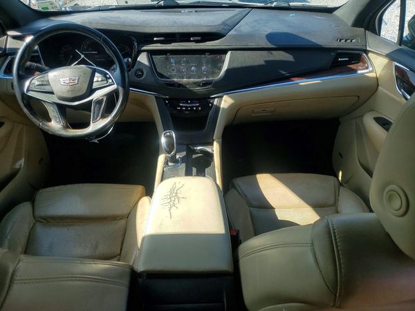 2017 CADILLAC XT5
