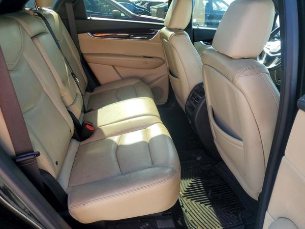 2017 CADILLAC XT5