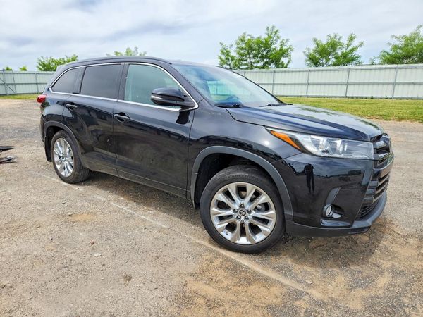 2017 TOYOTA HIGHLANDER SE/XLE