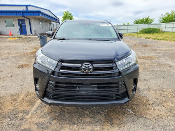 2017 TOYOTA HIGHLANDER SE/XLE