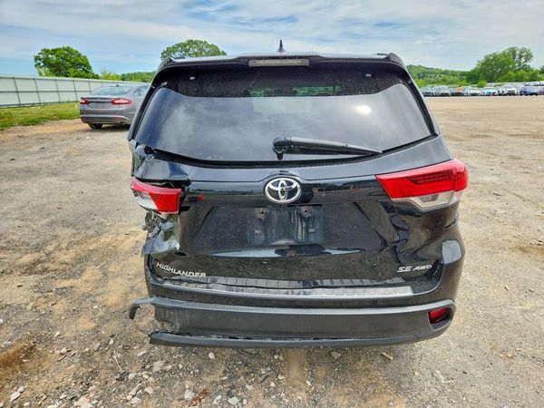 2017 TOYOTA HIGHLANDER SE/XLE