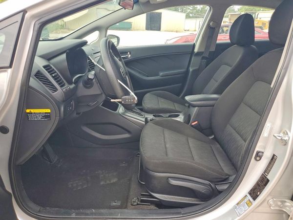 2016 KIA FORTE GL (Middle-Low Grade)