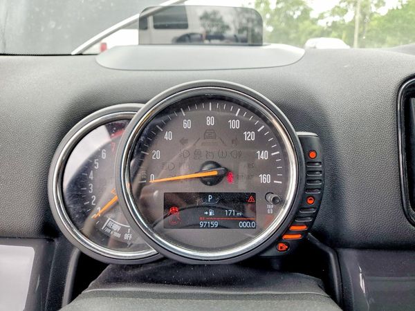 2017 MINI COOPER