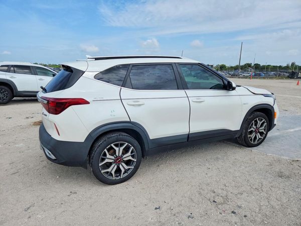 2021 KIA SELTOS S