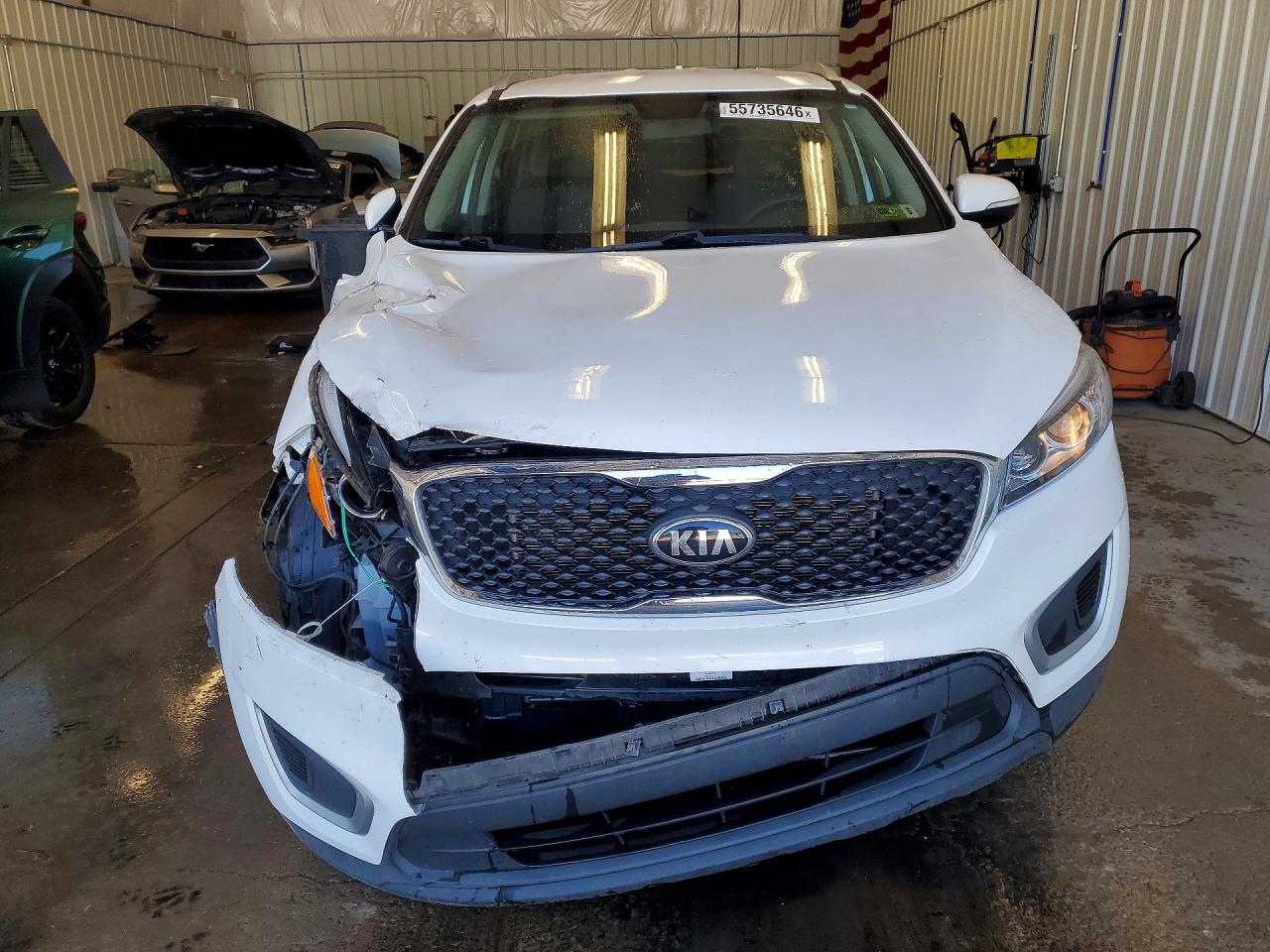 2018 KIA SORENTO L, LX