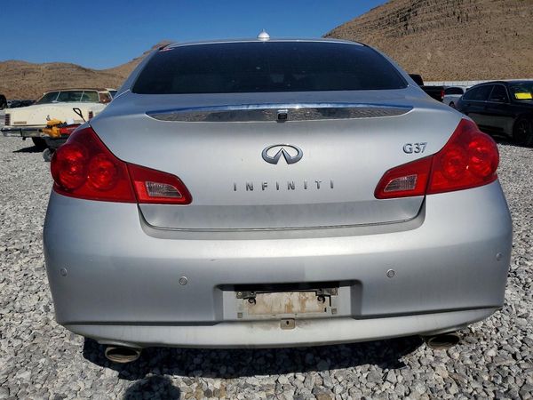 2013 INFINITI G37