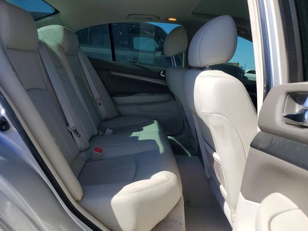 2013 INFINITI G37