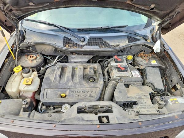 2014 JEEP PATRIOT Sport — Engine bay