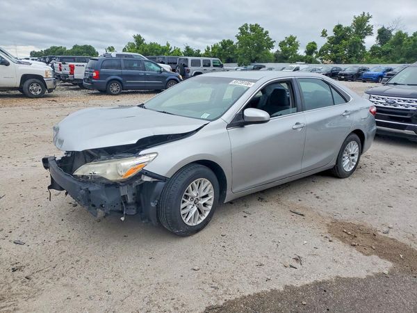 2016 TOYOTA CAMRY