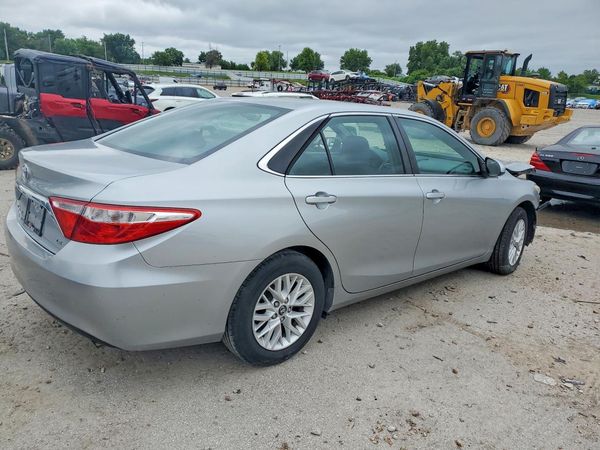 2016 TOYOTA CAMRY
