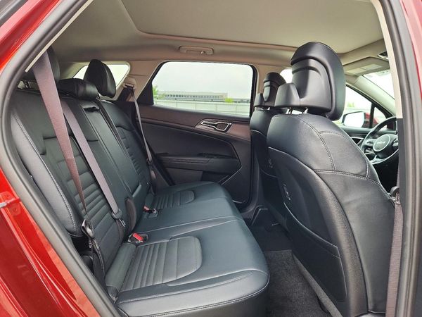 2023 KIA SPORTAGE SX-P