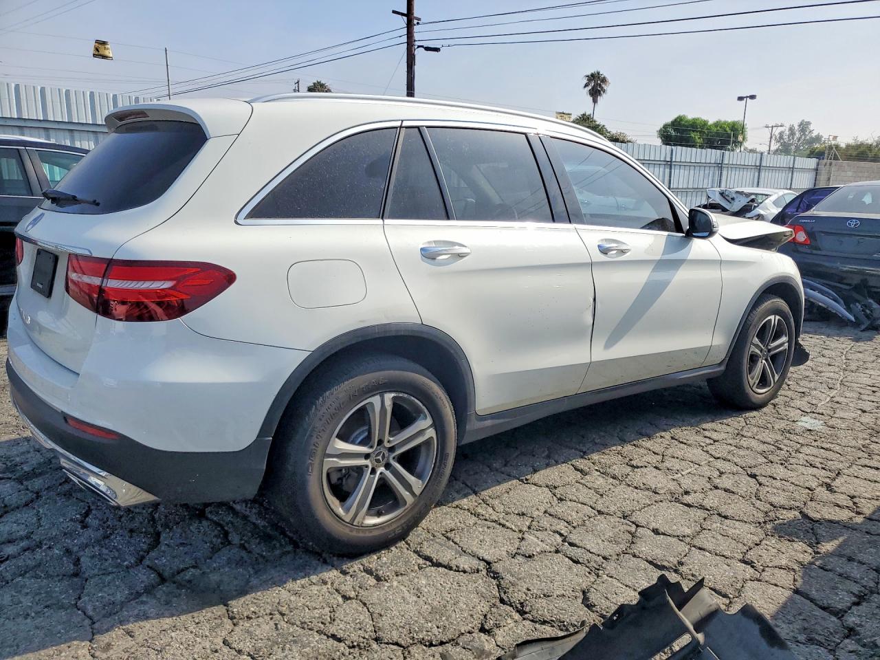 2019 MERCEDES-BENZ GLC GLC300