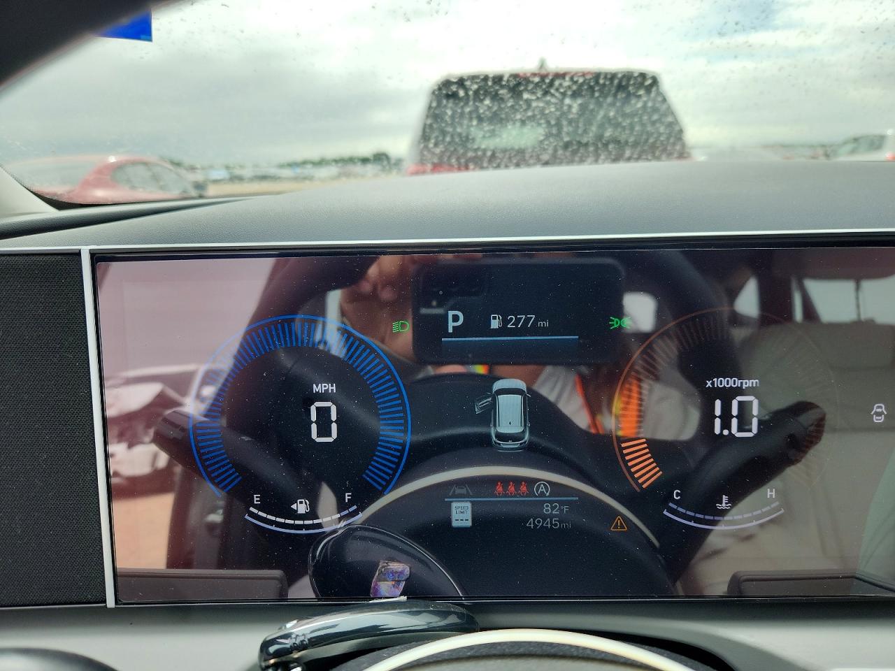 2025 HYUNDAI TUCSON SE